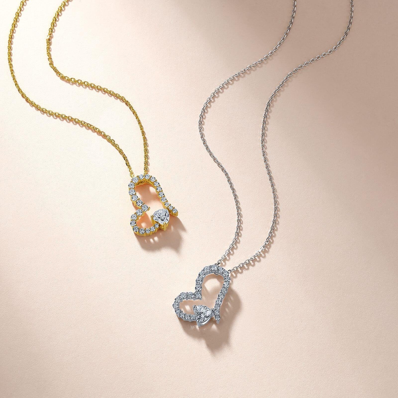 Colar de ouro 18K com moissanita em formato de coração Colar de ouro 18K com moissanita em formato de coração