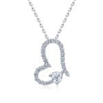18K gold heart cut moissanite necklace 1 Colar de ouro 18K com moissanita em formato de coração