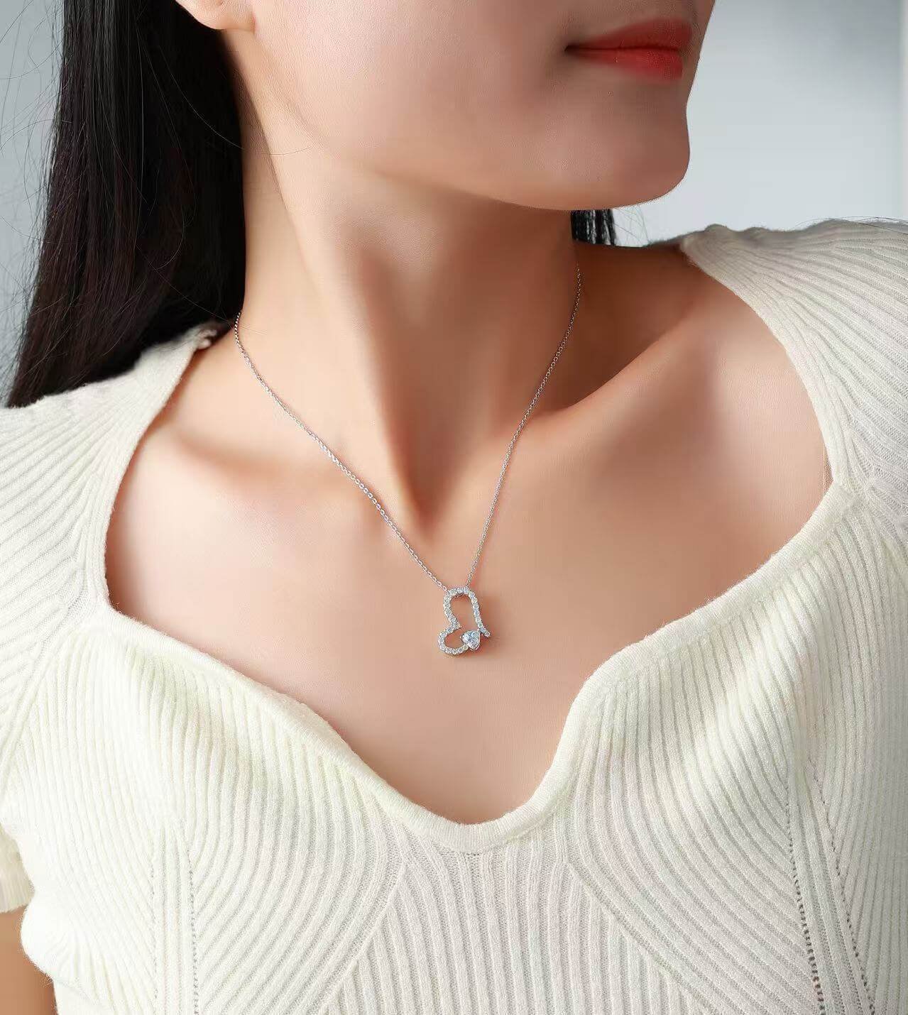 Colar de ouro 18K com moissanita em formato de coração Colar de ouro 18K com moissanita em formato de coração
