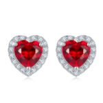 Boucles d'oreilles puces en pierre précieuse de laboratoire taillée en forme de cœur