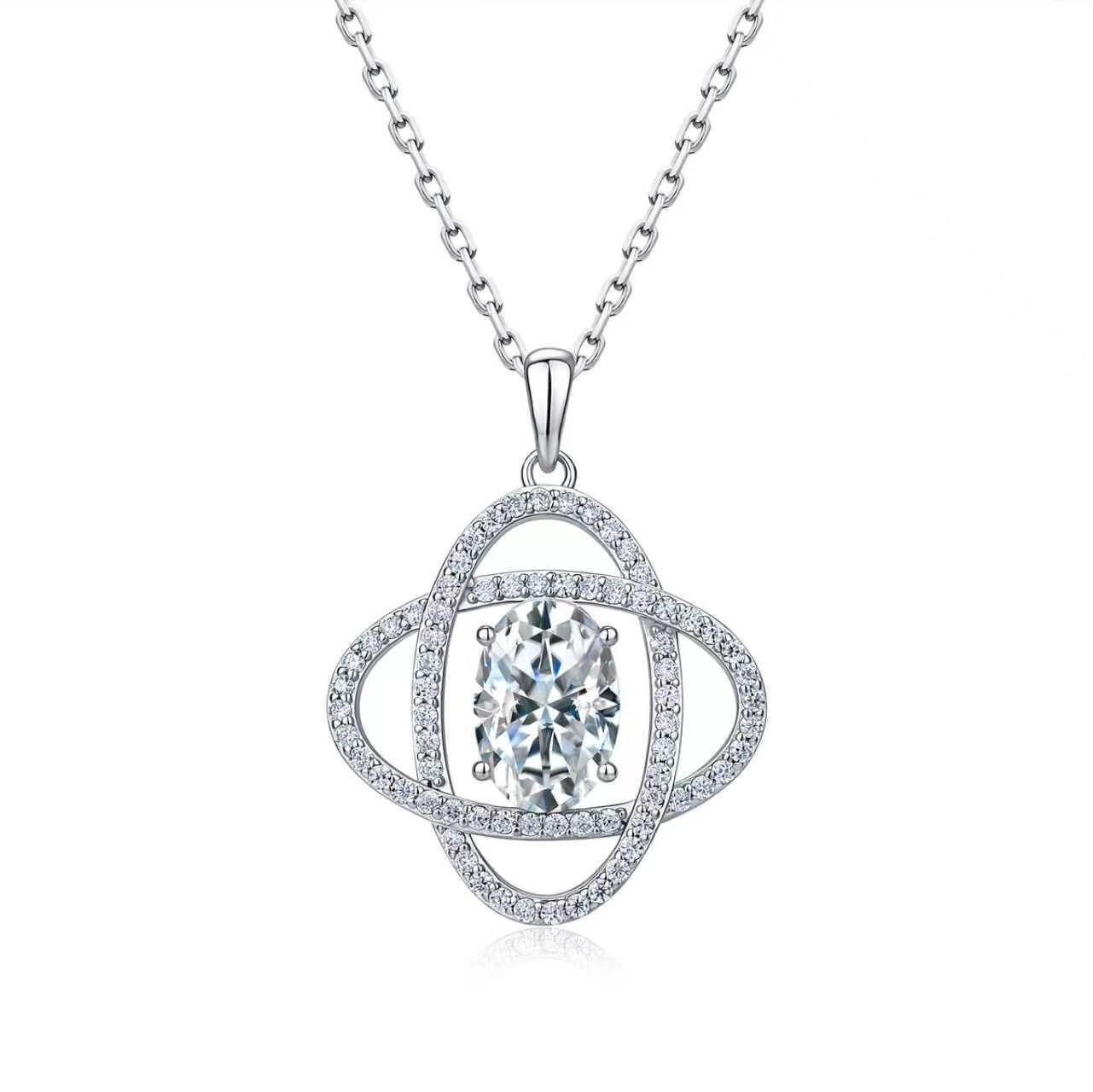 Colar de moissanita oval com corte céu estrelado em ouro 18K
