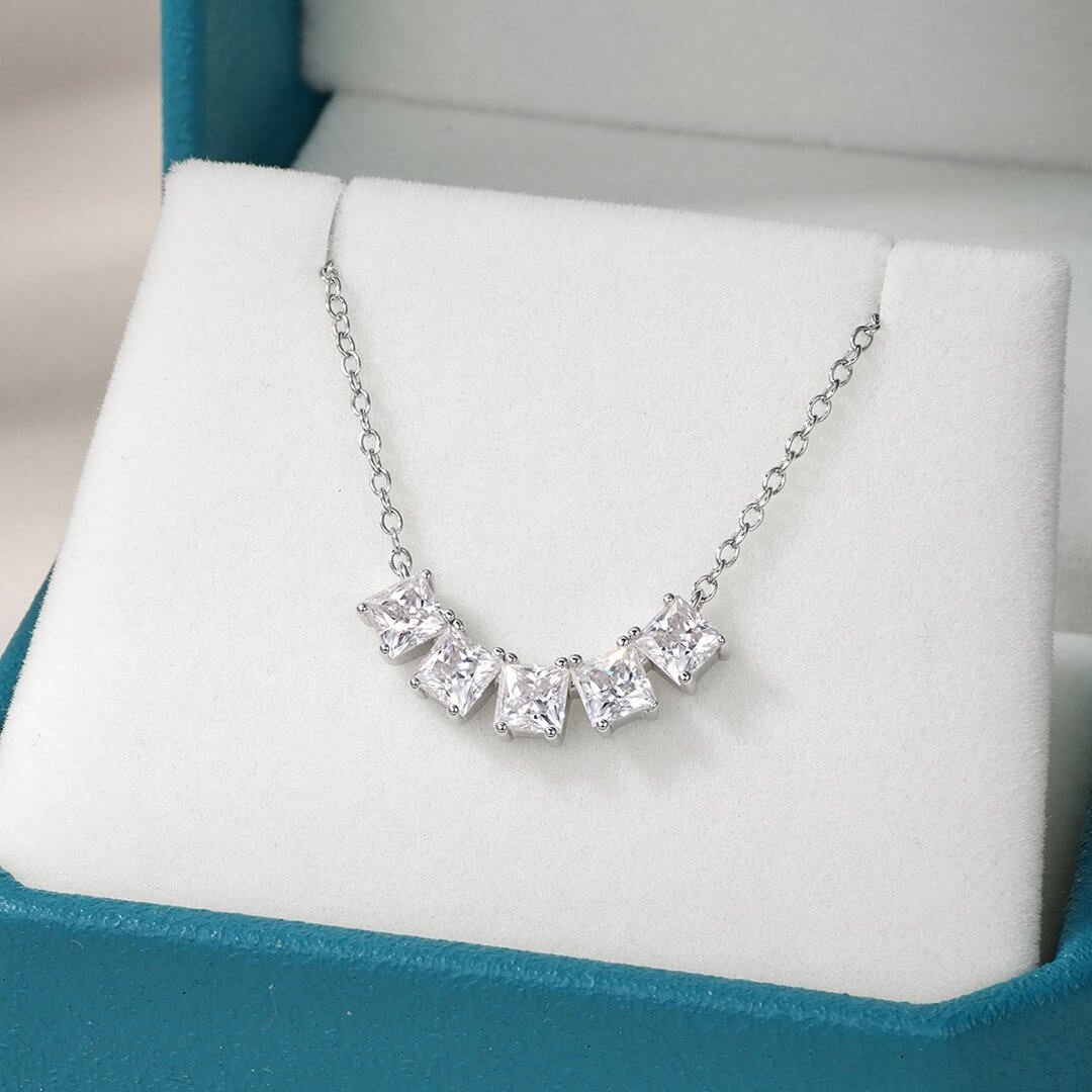 Colar com pingente de moissanita de 2,0 ct com cinco lapidações princesa Colar com pingente de moissanita de 2,0 ct com cinco lapidações princesa