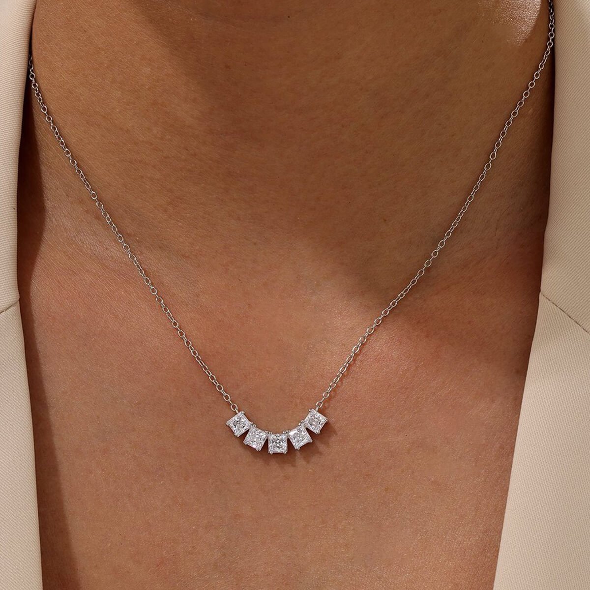 Colar com pingente de moissanita de 2,0 ct com cinco lapidações princesa Colar com pingente de moissanita de 2,0 ct com cinco lapidações princesa