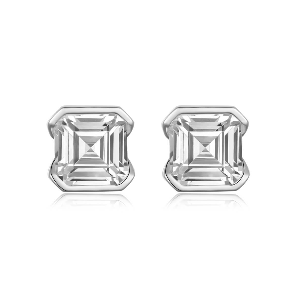 Oorbellen met 2ct Asscher-geslepen Moissanite. Oorbellen met 2ct Asscher-geslepen Moissanite.