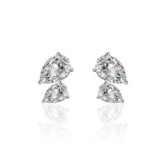 Pendientes de moissanita con talla doble pera y tres puntas.