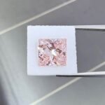 Kim cương nhân tạo màu hồng đậm, cắt kiểu công chúa, 3.00ct