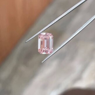 5.00カラットのエメラルドカット、ファンシーインテンスピンクのラボグロウンダイヤモンド