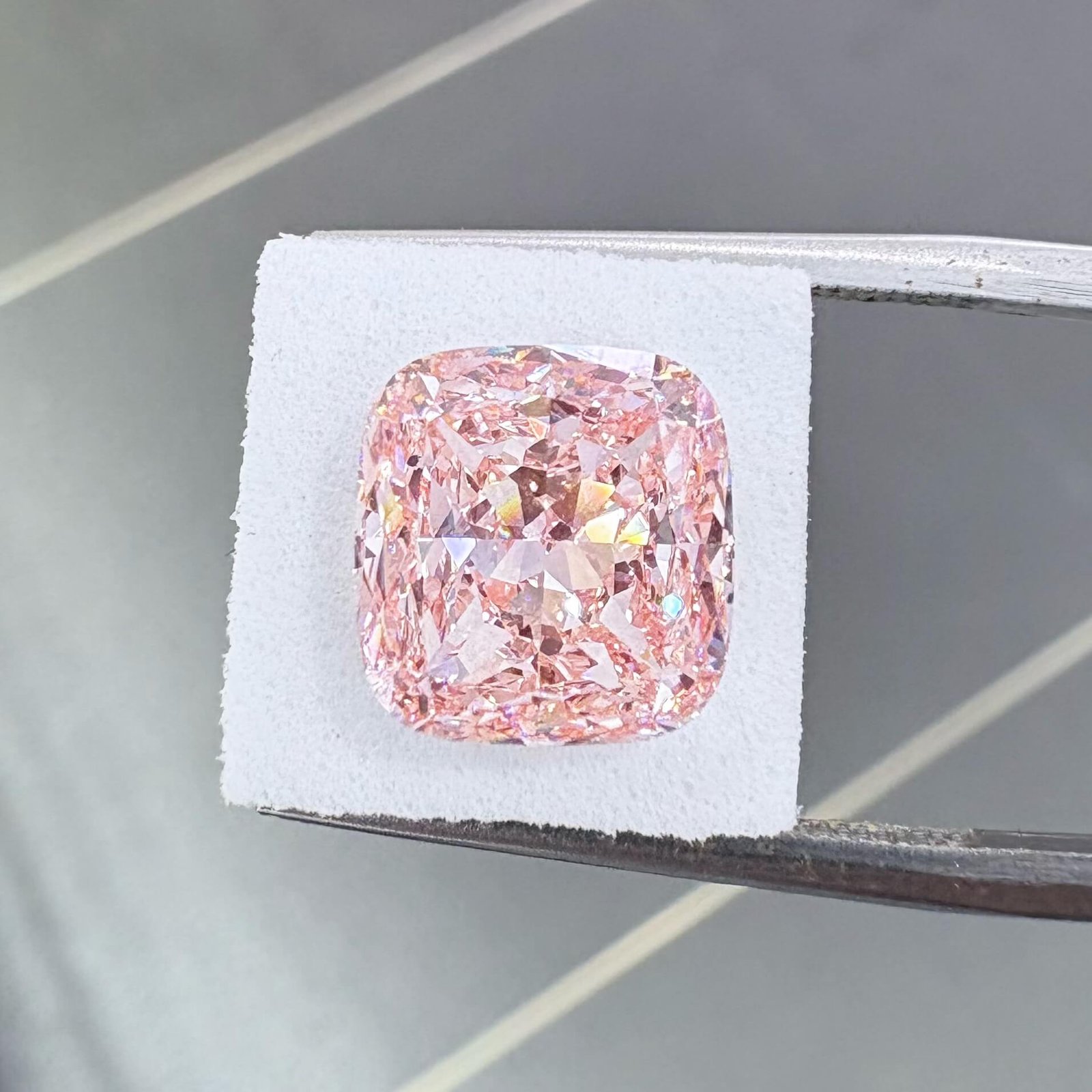 5,04 ct kussenslijpsel, fancy intens roze, laboratoriumgekweekte diamant