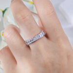 Baguette cut Moissanite eternity ring 5 Кольцо с бриллиантом из муассанита багетной огранки.
