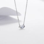 Collana con pendente in Moissanite con taglio marquise e castone