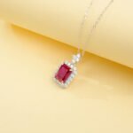 Emerald cut lab grown gemstone pendant necklace 4 Colar com pingente de pedra preciosa cultivada em laboratório com corte esmeralda