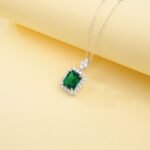 Emerald cut lab grown gemstone pendant necklace 6 Colar com pingente de pedra preciosa cultivada em laboratório com corte esmeralda