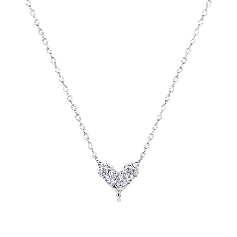 Halsketting met hanger in hartvorm van moissanite