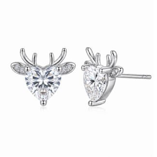 Pendientes de moissanita con forma de ciervo y corte en forma de corazón.