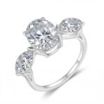 Nhẫn đính hôn ba viên đá Moissanite cắt hình bầu dục