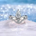 Pear cut double band Moissanite toi et moi ring 3 Doppelband-Moissanit-Toi-et-Moi-Ring im Birnenschliff