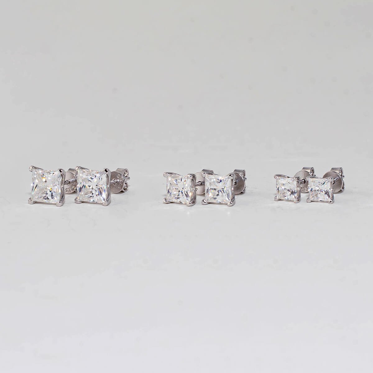Pendientes de moissanita talla princesa