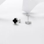 Round black onyx clover Moissanite earrings stud 3 Runde Ohrstecker aus schwarzem Onyx und Moissanit mit Kleeblatt-Moissanit-Verzierung