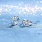 Round cut cross Moissanite hoop earrings 5 Orecchini a cerchio con croce in moissanite taglio rotondo