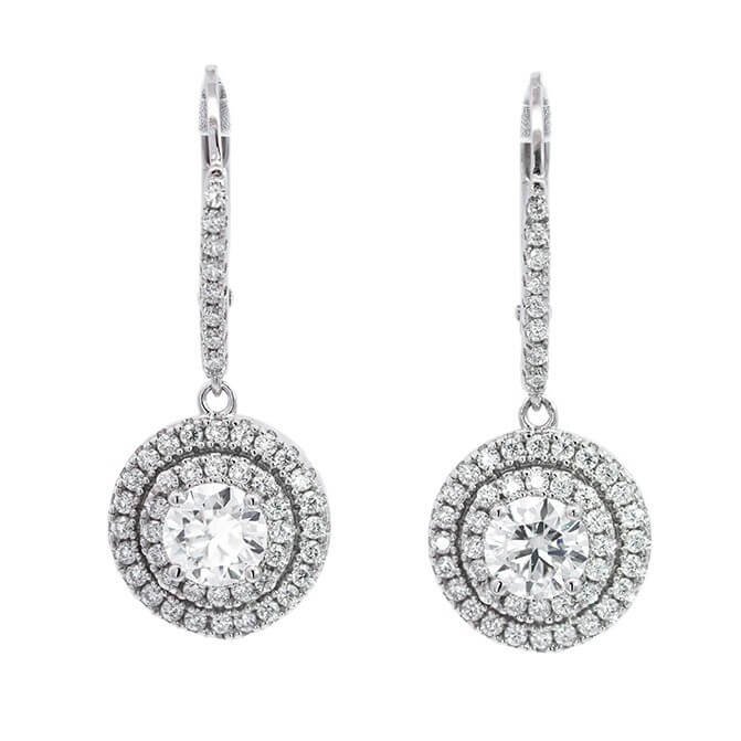 Orecchini a cerchio con moissanite a taglio rotondo e pavé completo Orecchini a cerchio con moissanite a taglio rotondo e pavé completo