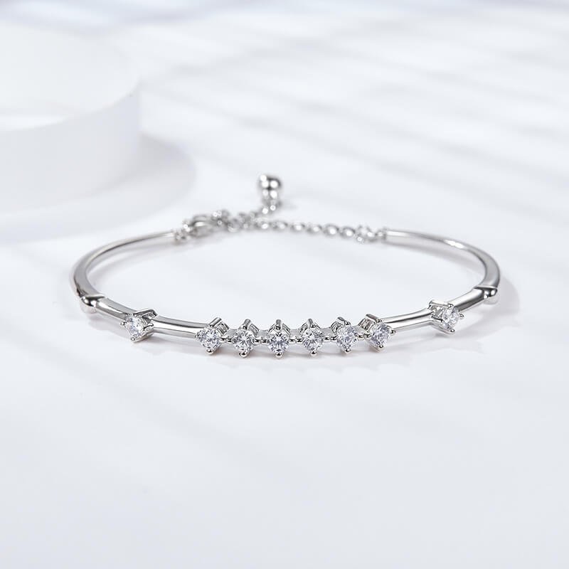 Round three circle moissanite bracelet