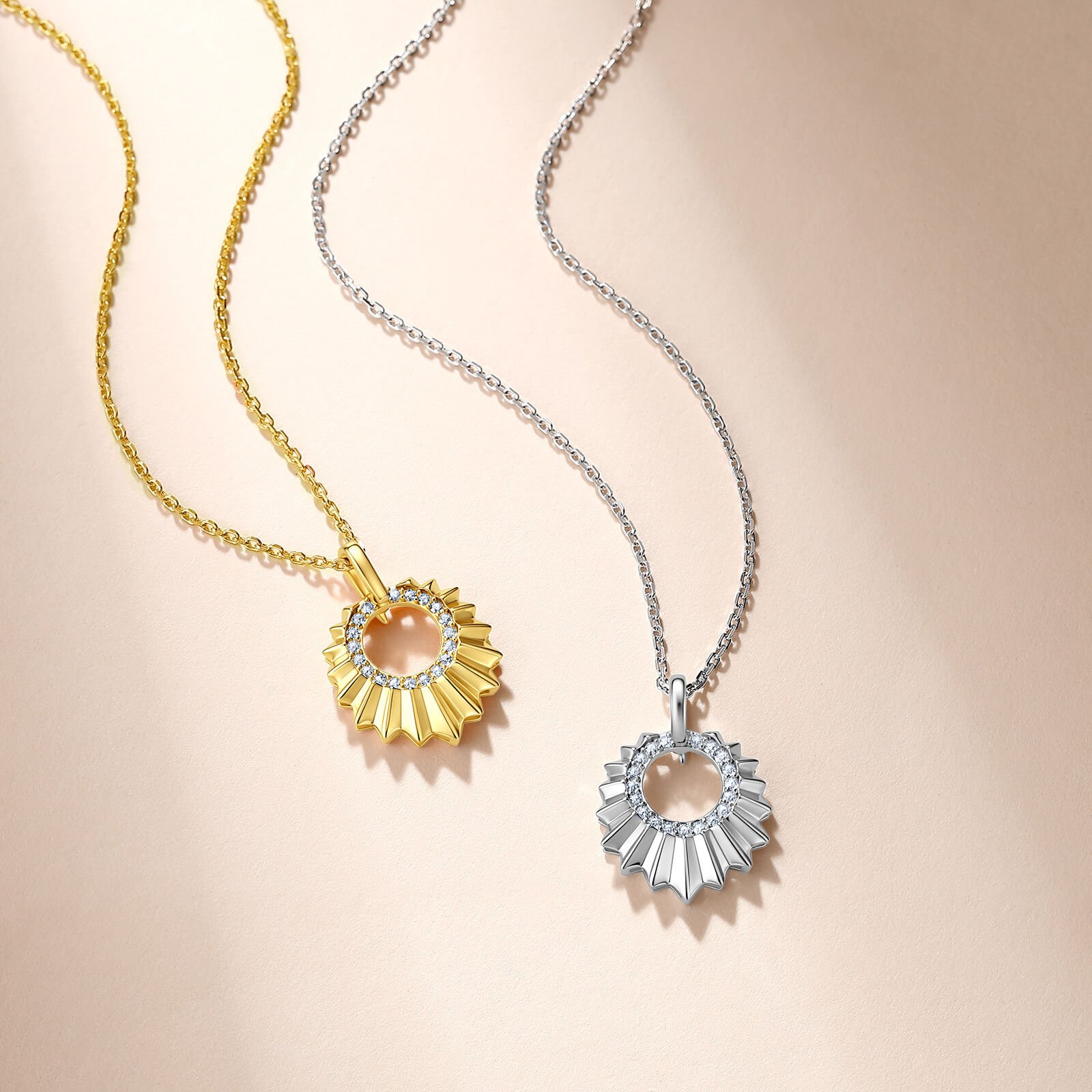 Collier pendentif tournesol en moissanite Collier pendentif tournesol en moissanite