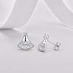 Trapezoidal mini skirt hem moissanite earrings stud 2 Pendientes de moissanita con dobladillo de minifalda trapezoidal
