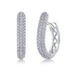 U-shaped three rows of round moissanite hoop earrings 1 Серьги-кольца U-образной формы, состоящие из трех рядов круглых муассанитов.