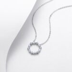 Collana con pendente a forma di ghirlanda in moissanite marquise
