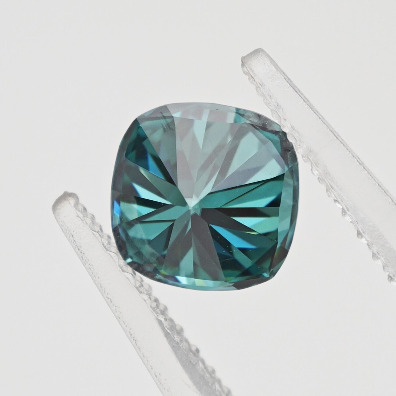 Đá Moissanite xanh cắt hình đệm 02 Đá Moissanite xanh cắt hình đệm 02