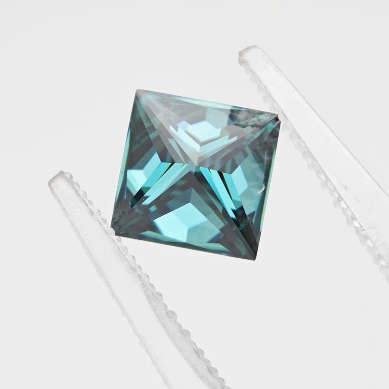 princess cut green Moissanite 02 princess cut green Moissanite 02