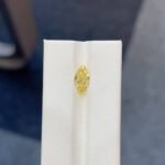 Diamante de laboratório amarelo intenso sofisticado com lapidação marquise de 2,00 ct Diamante de laboratório amarelo intenso de 2,00 ct com lapidação marquise