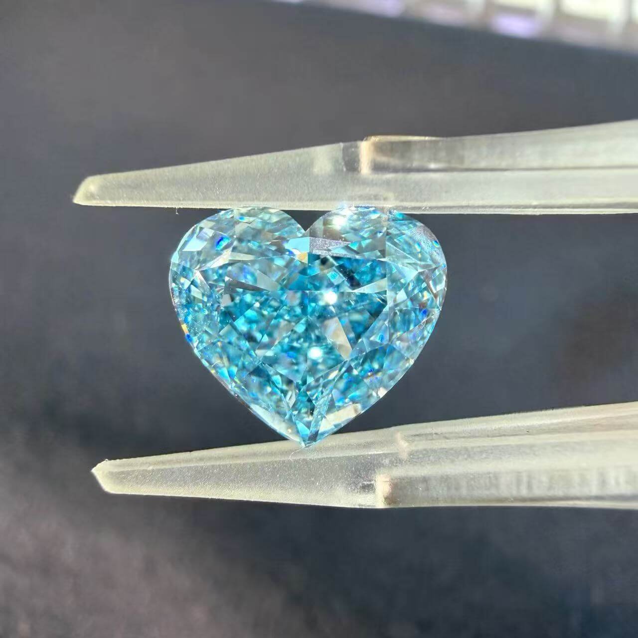 Diamante sintetico blu vivido, taglio a cuore, fantasia, da 5,20 carati