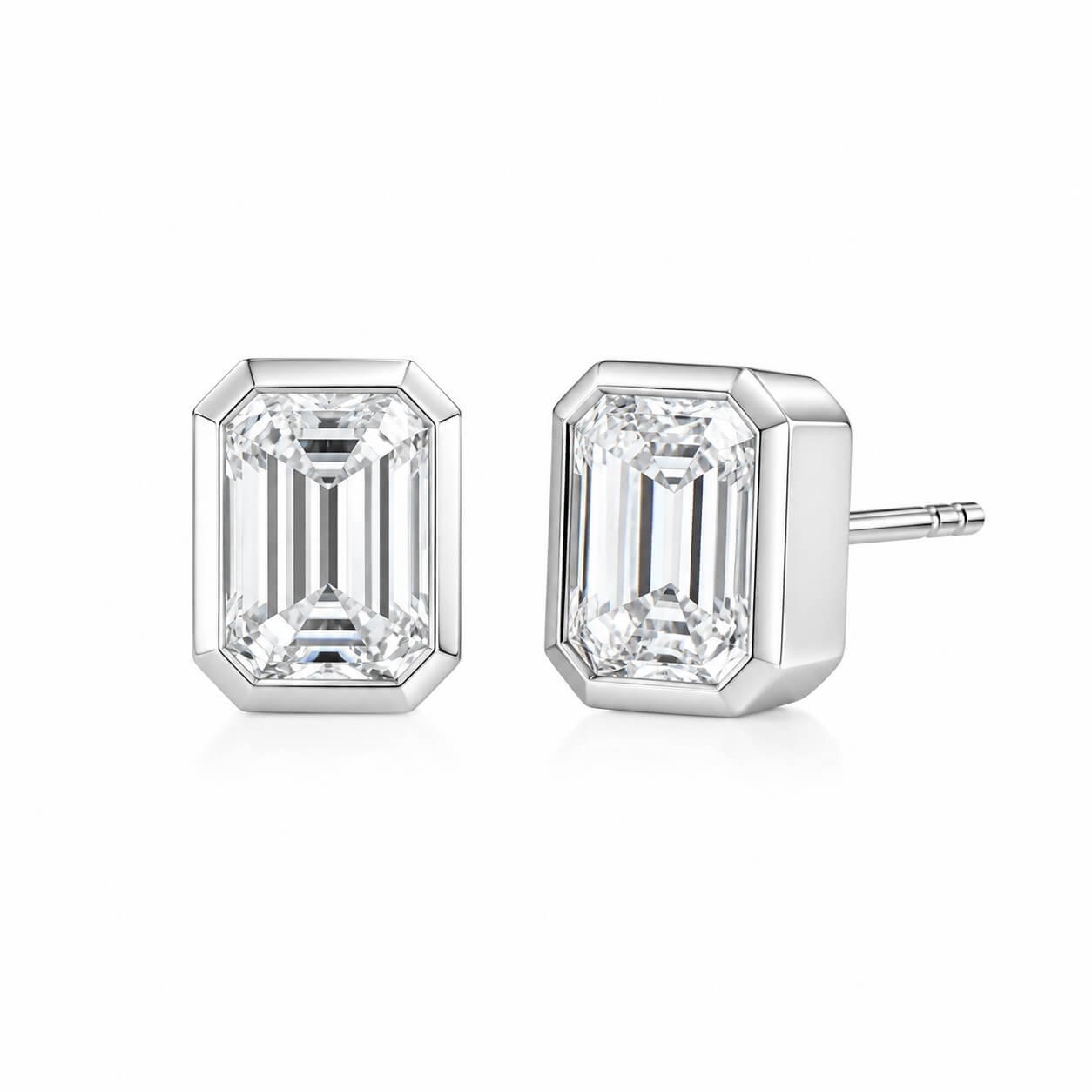 Pendientes de botón con diamantes cultivados en laboratorio de talla esmeralda con engaste biselado