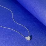 Halskette mit herzförmigem, im Labor gezüchtetem Diamanten im Halo-Fassung