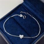 Heart cut lab grown diamond bracelet 2 Hartvormige, in het laboratorium gekweekte diamanten armband