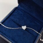Heart cut lab grown diamond bracelet 3 Hartvormige, in het laboratorium gekweekte diamanten armband