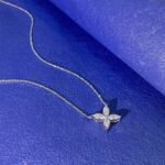 Marquise cut four-leaf clover diamond pendant necklace 4 Halskette mit Diamantanhänger in Form eines vierblättrigen Kleeblatts im Marquise-Schliff