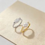 Marquise cut lab grown diamond engagement ring 4 Anello di fidanzamento con diamante sintetico taglio marquise.