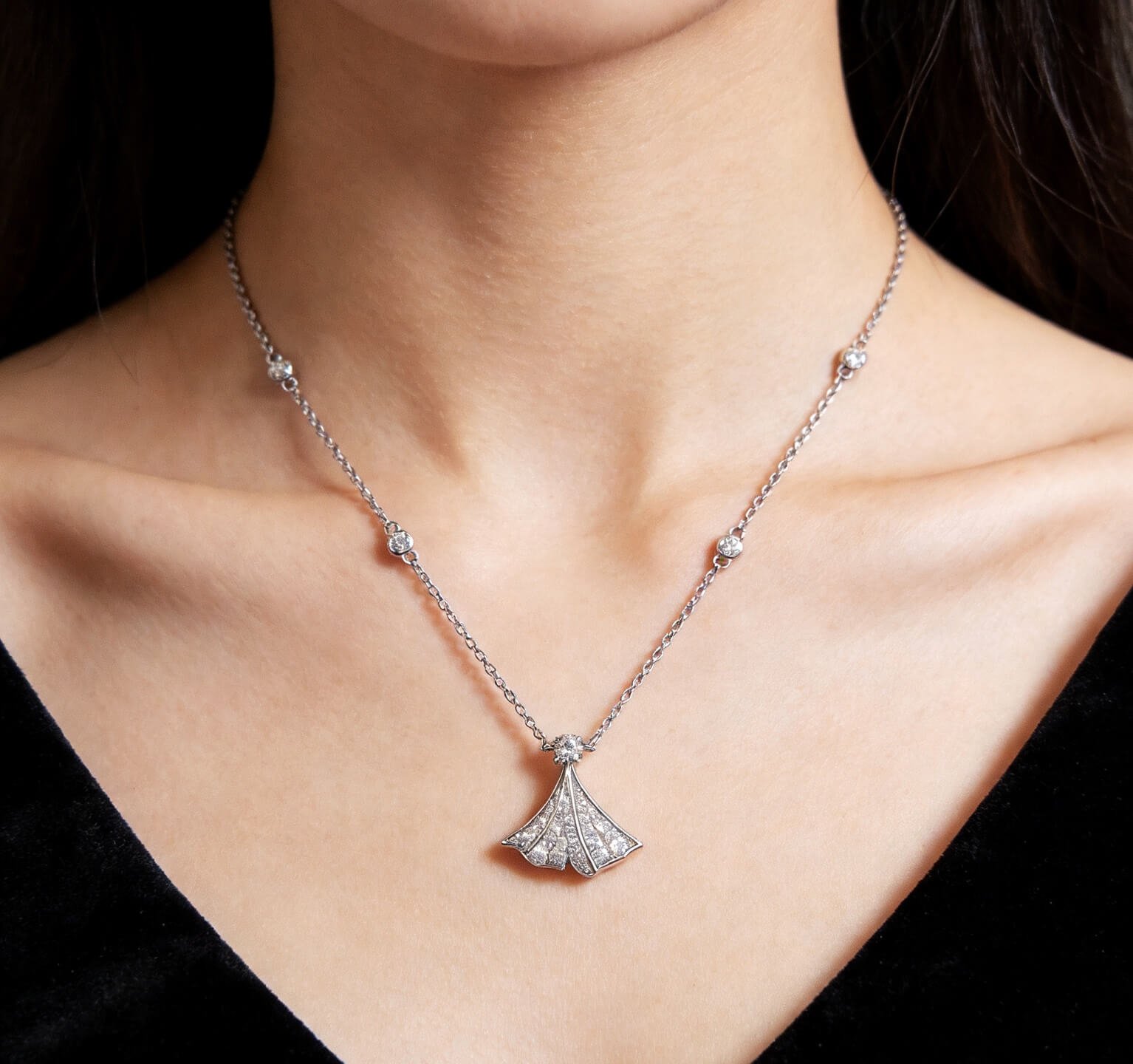 Mermaid tail lab grown diamond pendant necklace Mermaid tail lab grown diamond pendant necklace