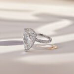 bague de fiançailles avec diamant de laboratoire taille poire