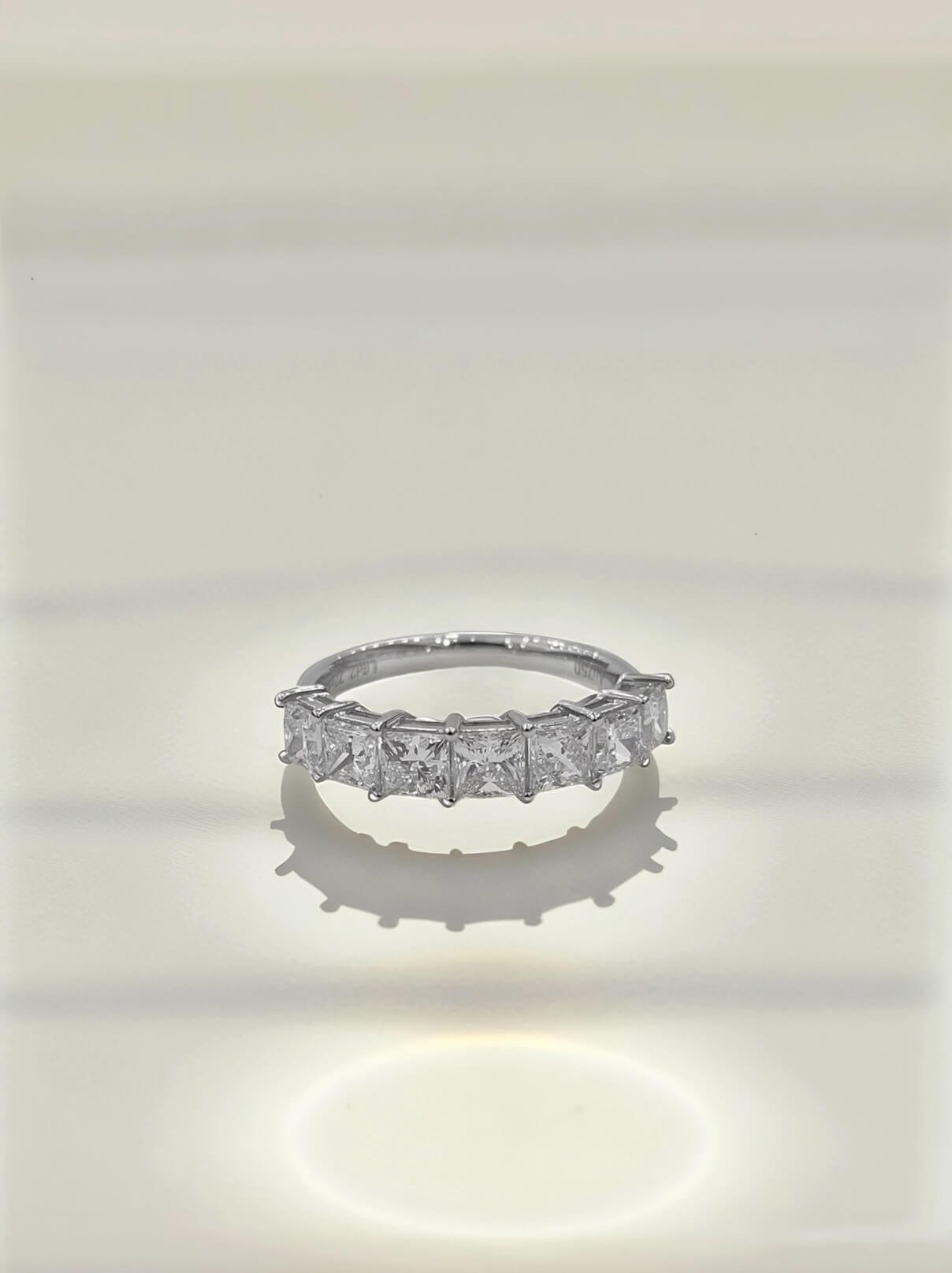 prinsesgeslepen, in het laboratorium gekweekte diamanten jubileum trouwring