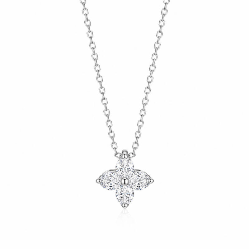 四つ葉のクローバー ネックレス（ラボグロウンダイヤモンド合計約2ct） ラウンドカットの四つ葉のクローバー型ラボグロウンダイヤモンド