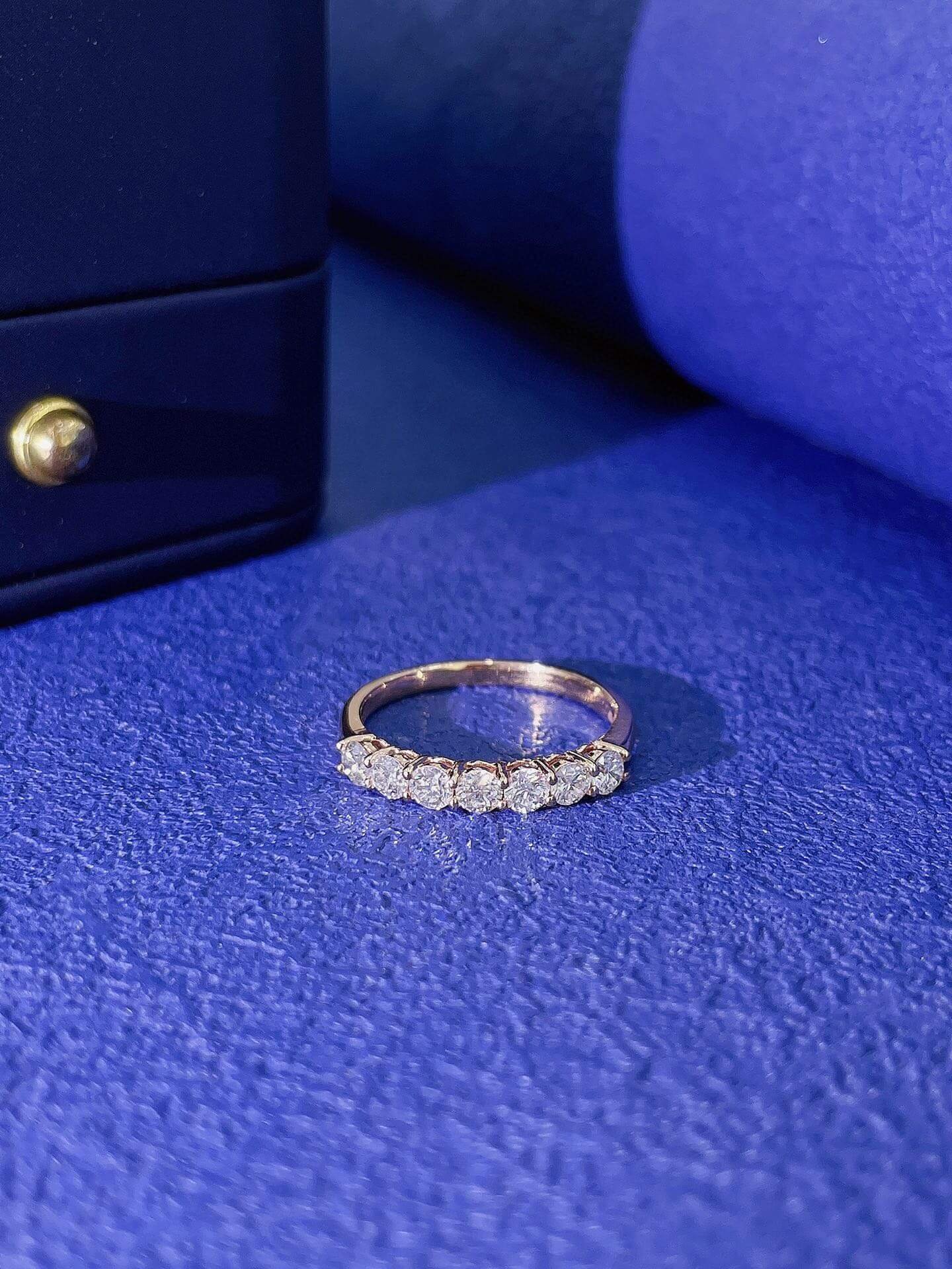 Round cut lab grown diamond anniversary wedding ring Round cut lab grown diamond anniversary wedding ring