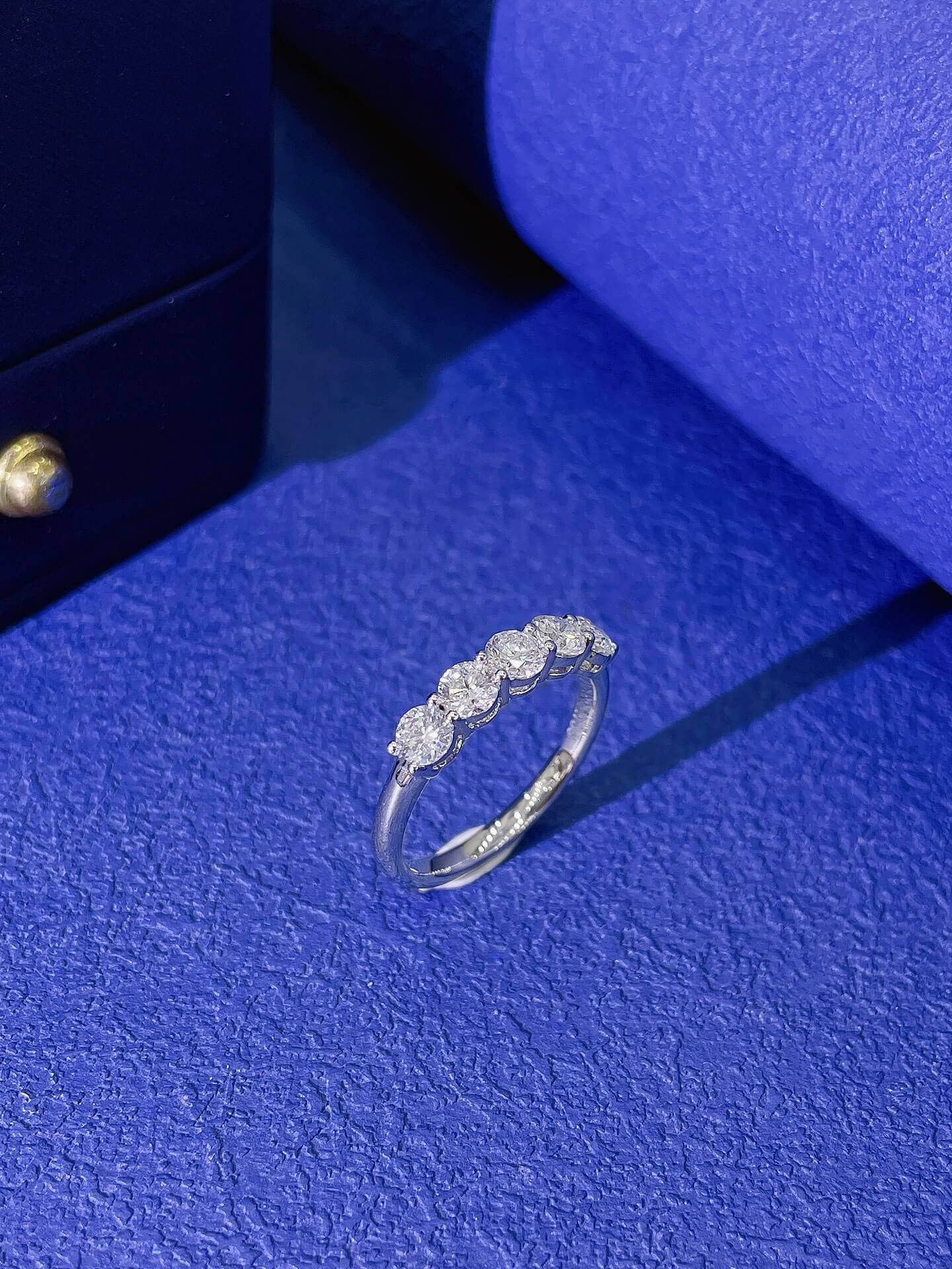 Round cut lab grown diamond eternity ring 04 Round cut lab grown diamond eternity ring 04