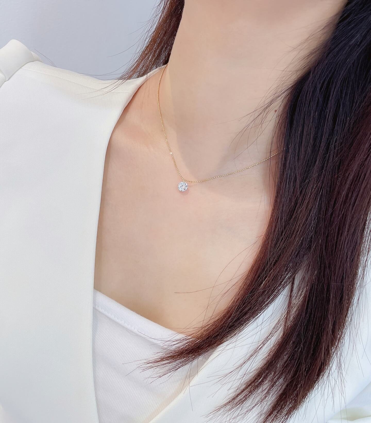 Round cut lab grown diamond pendant necklace Round cut lab grown diamond pendant necklace
