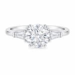 Round cut lab grown diamond three stones engagement ring 1 Verlobungsring mit drei runden, im Labor gezüchteten Diamanten