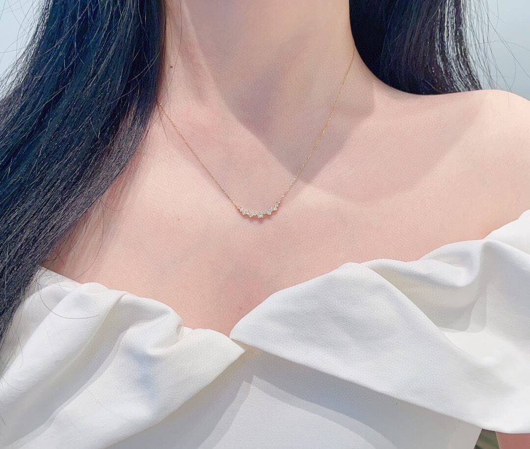 Smiling star lab grown diamond pendant necklace
