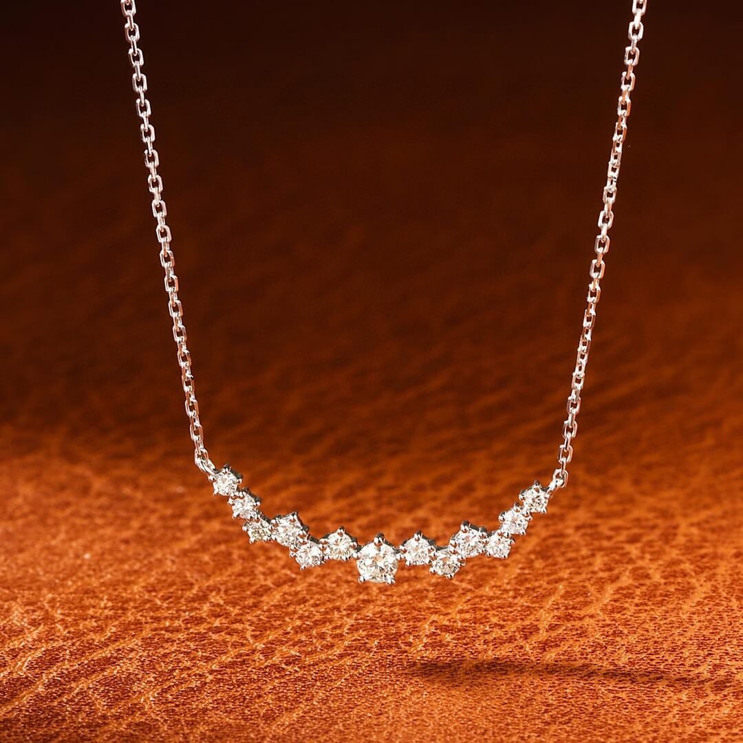 Smiling star lab grown diamond pendant necklace