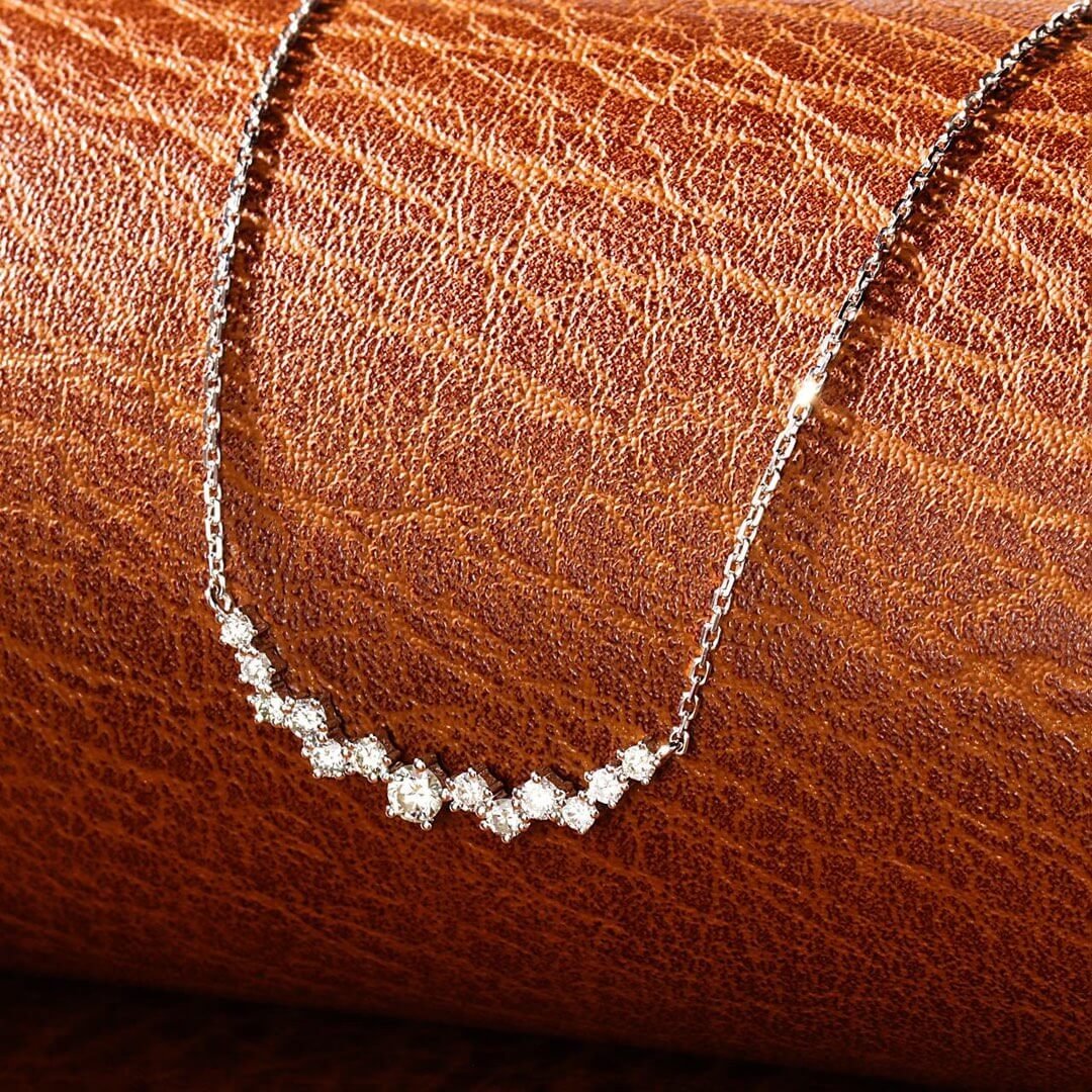 Smiling star lab grown diamond pendant necklace